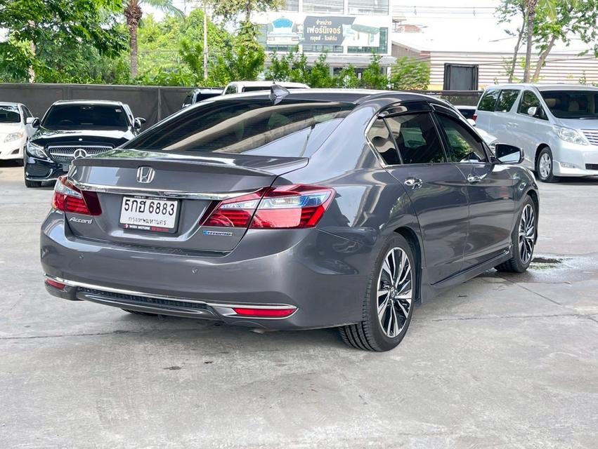 รหัสรถ WMT6883 Accord 2.0 Hybrid Tech Sunroof ปี 2017