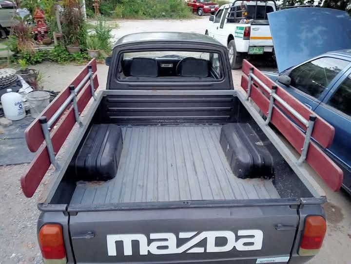 ปล่อยขายด่วน MAZDA FAMILIA 3