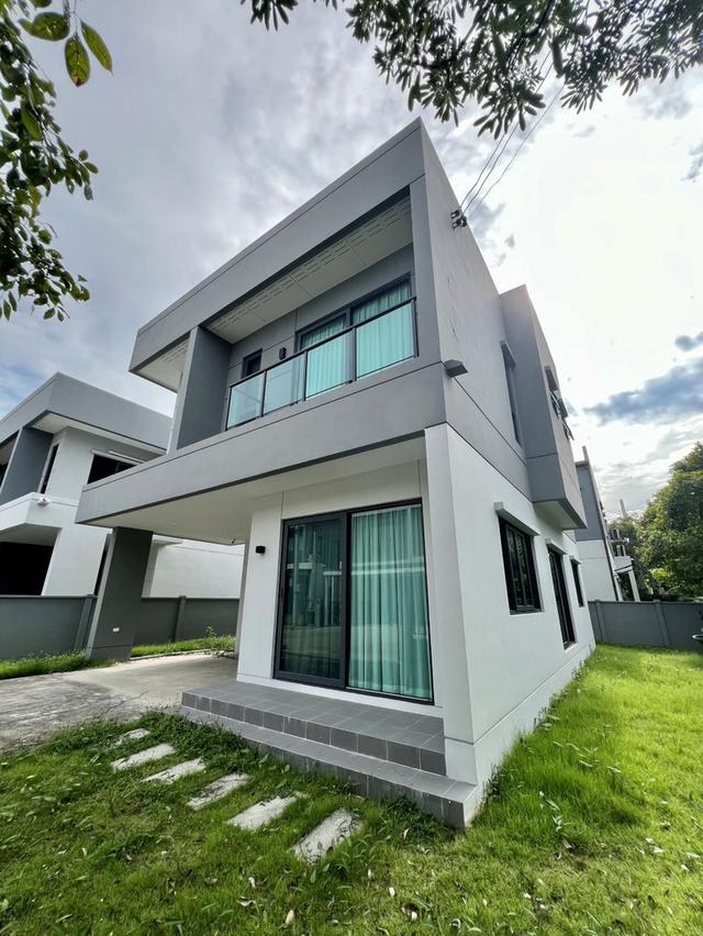For Sale ขายด่วน บ้านเดี่ยว 3 ห้องนอน หลังมุม หมู่บ้านเซนโทร รามอินทรา - จตุโชติ 2 ( Centro Ramindra–Chatuchot 2 ) สภาพใหม่ พร้อมอยู่ 2