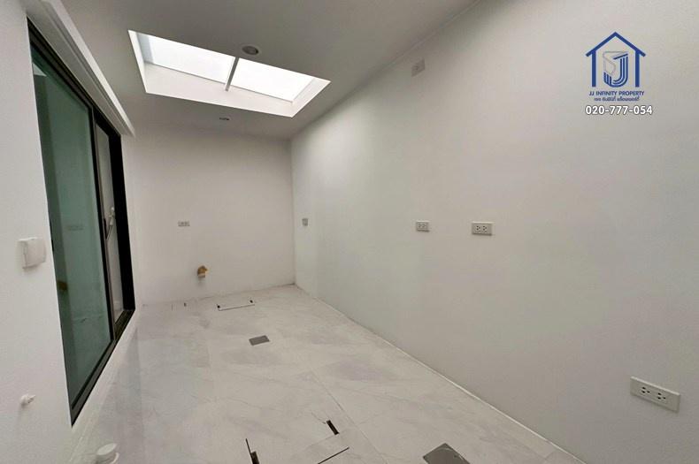 ขายทาวน์โฮม 2 ชั้น หมู่บ้าน วี คอมพาวด์ บางนา-ศรีนครินทร์ ถนนหนามแดง-บางพลี หลังริม ใกล้วงแหวนกาญจนาภิเษก,ทางด่วนบูรพาวิถี 10