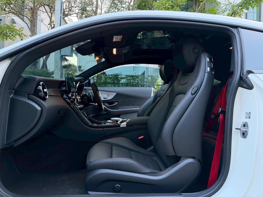 Mercedes Benz AMG C43 Coupe 11