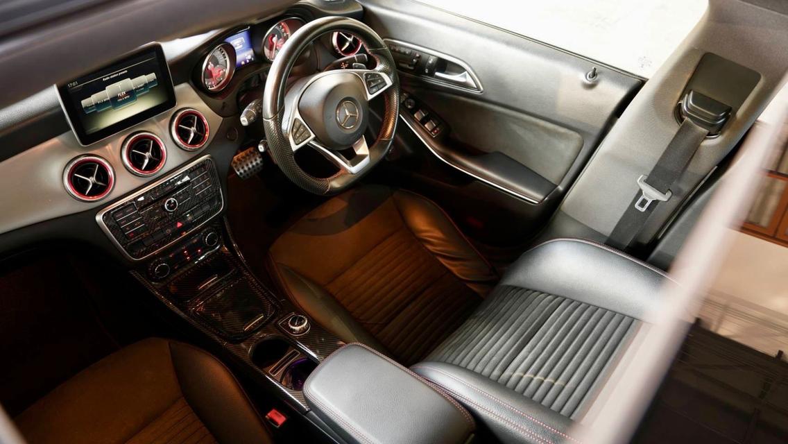 Mercedes-Benz CLA250 W117 AMG Shooting Brake ปี 2016 15