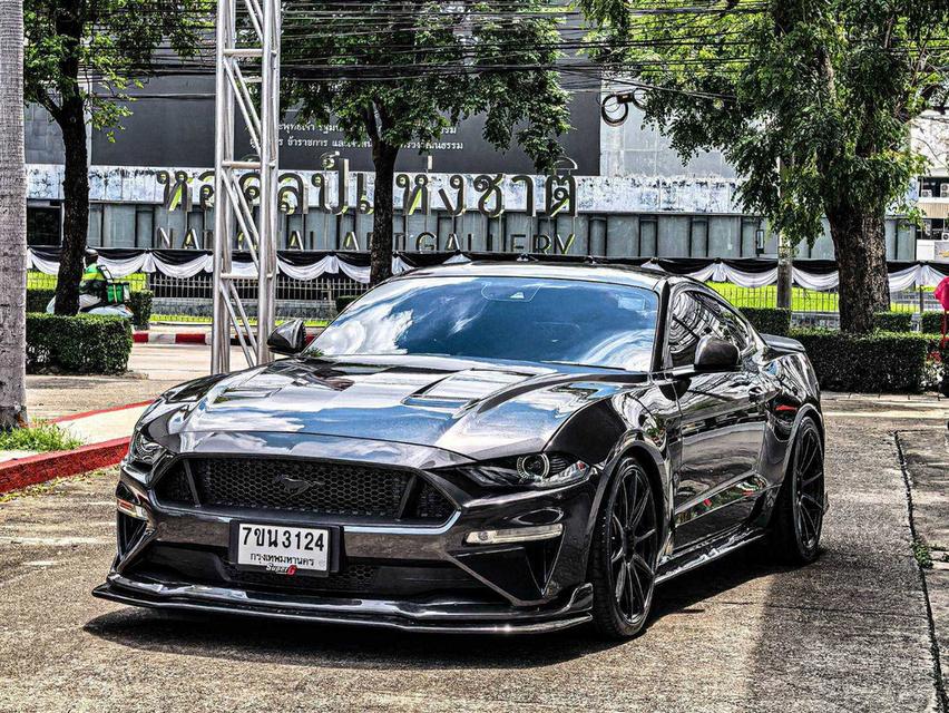 Ford Mustang 2.3 EcoBoost ปี 2019 สีเทา แต่งล้นๆ หลายแสนบาท