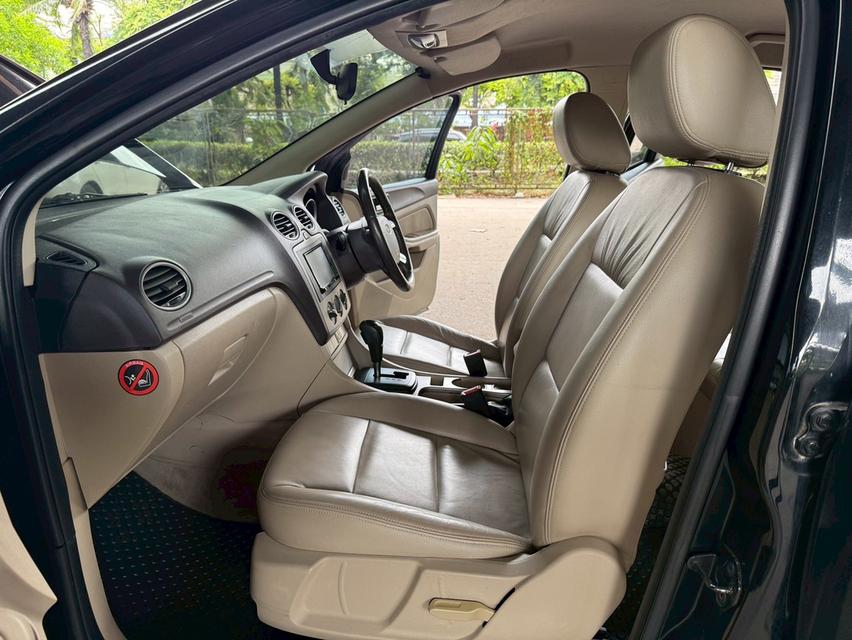 ขายรถ Ford Focus 1.8 ปี 2011 สีดำ เกียร์ออโต้ 11