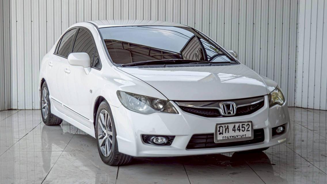 HONDA CIVIC 1.8 S ปี 2010 A/T สีขาวโฉม FD ปี05-12