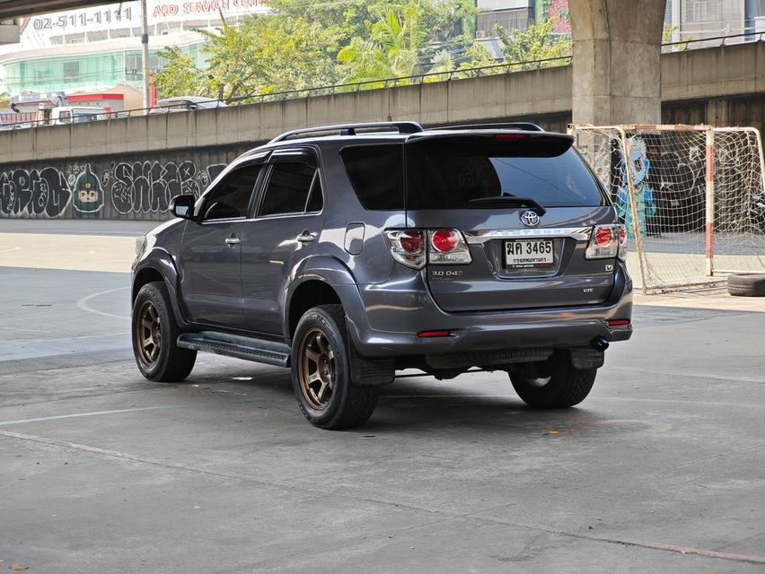 ขายรถ Toyota Fortuner 3.0V 2WD ปี 2012 สีเทา เกียร์ออโต้ 6