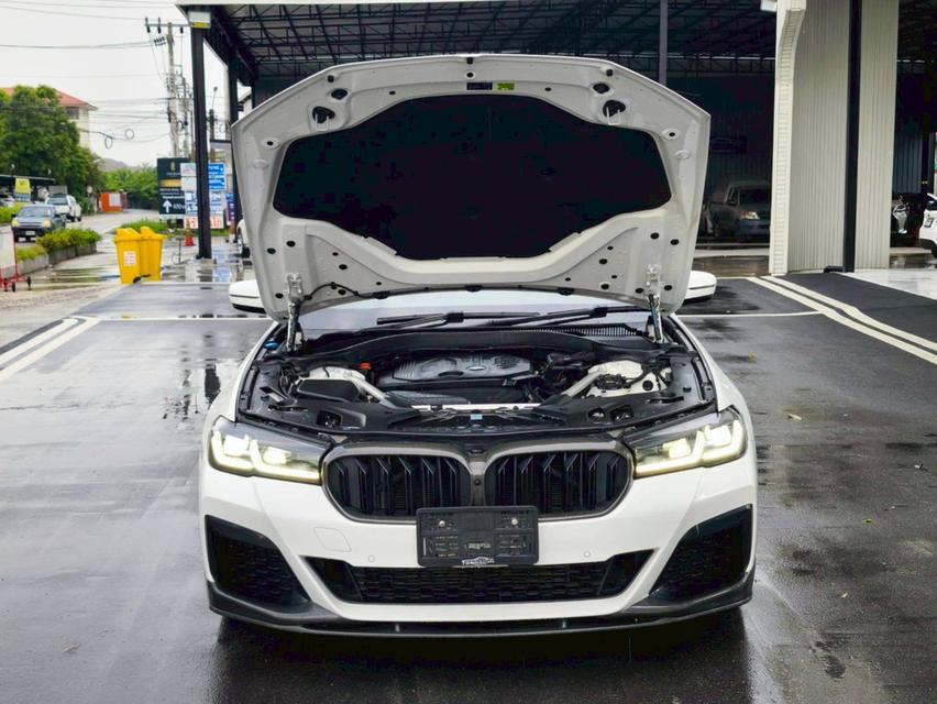 รหัสรถ KPV53 2022 BMW 520d M SPORT LCI