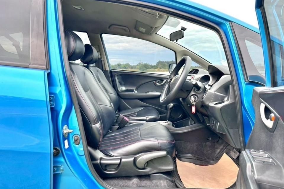 Honda Jazz 1.5V i-VTEC เบนซิน เกียร์ออโต้ ปี2013 11