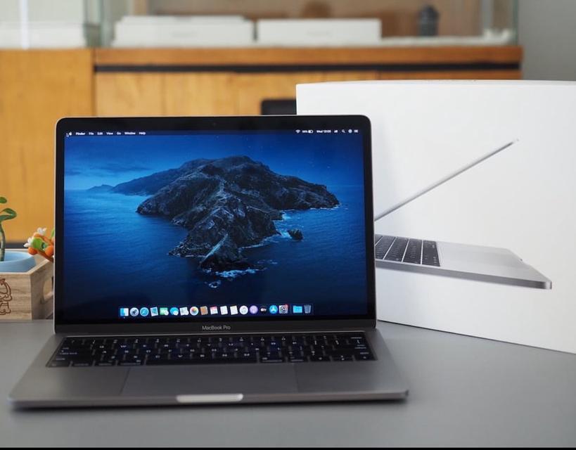 ขาย Macbook Pro 13-inch มีประกันยังเหลือ