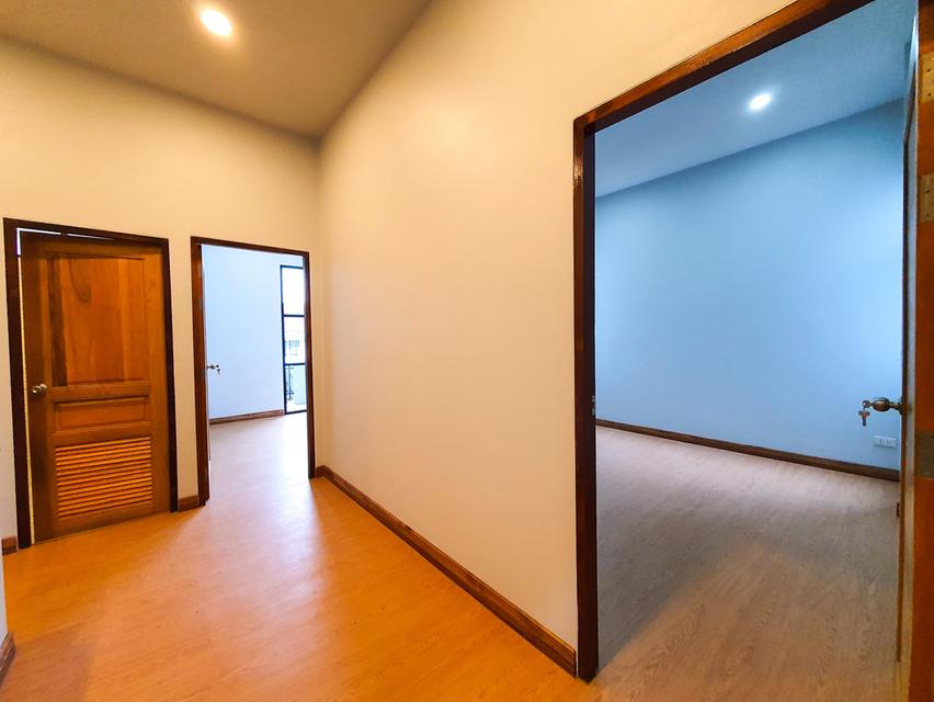 🏡บ้านแฝดสองชั้น บ้านใหม่แกะกล่อง นอกโครงการ ทำเลย่านเศรษฐกิจ เดินทางสะดวก เหมาะอยู่อาศัยหรือทำธุรกิจ พร้อมให้คุณเป็นเจ้าของ รีบจับจองก่อนพลาด! 8