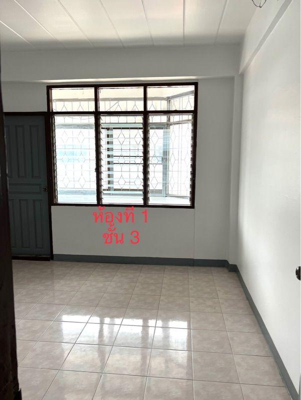 ให้เช่าอาคารพาณิชย์ 3 ชั้นครึ่ง หมู่บ้านรุ่งกิจวิลล่า7 ถนนร่มเกล้า42 เขตลาดกระบัง จังหวัดกรุงเทพ  11