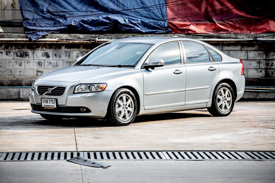 Volvo S40 2.0 AT ปี 2013 สีเทา สวยสภาพดี