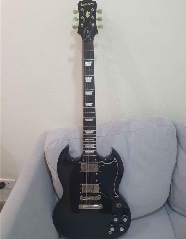 กีต้าร์ไฟฟ้า Epiphone SG G-400 Pro 2