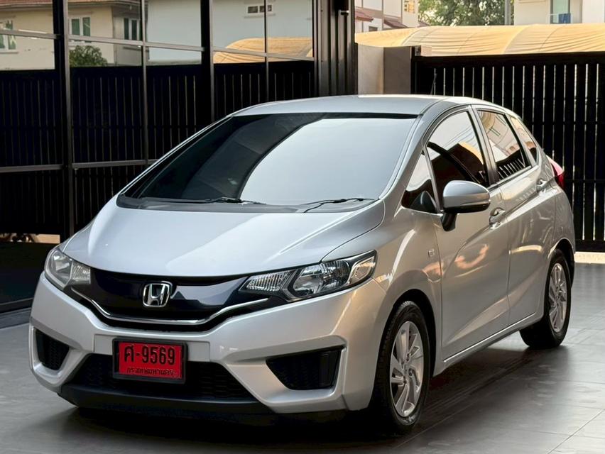 Honda Jazz GK 1.5 V AT ปี 2015 เลขไมล์ 80000 km.