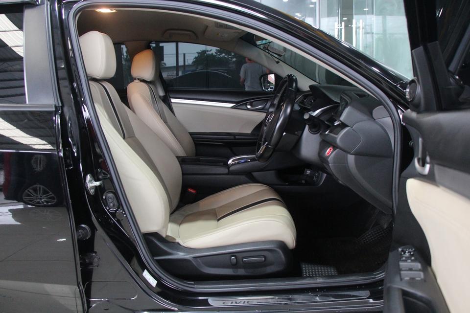 รหัสรถ TKG7759 HONDA CIVIC 1.8 EL ปี 2018