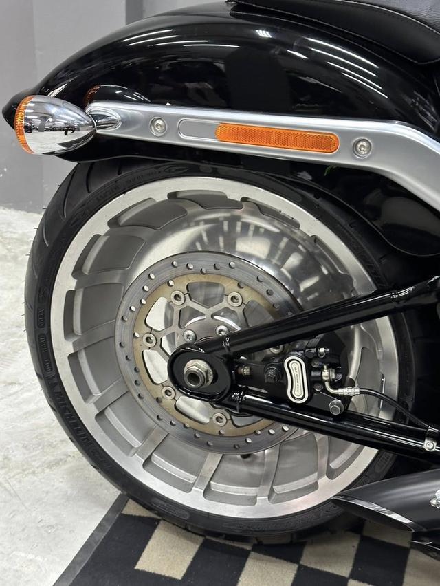 Fatboy 114 ปี2019 สวยใส แต่งครบ พร้อมขี่ 14