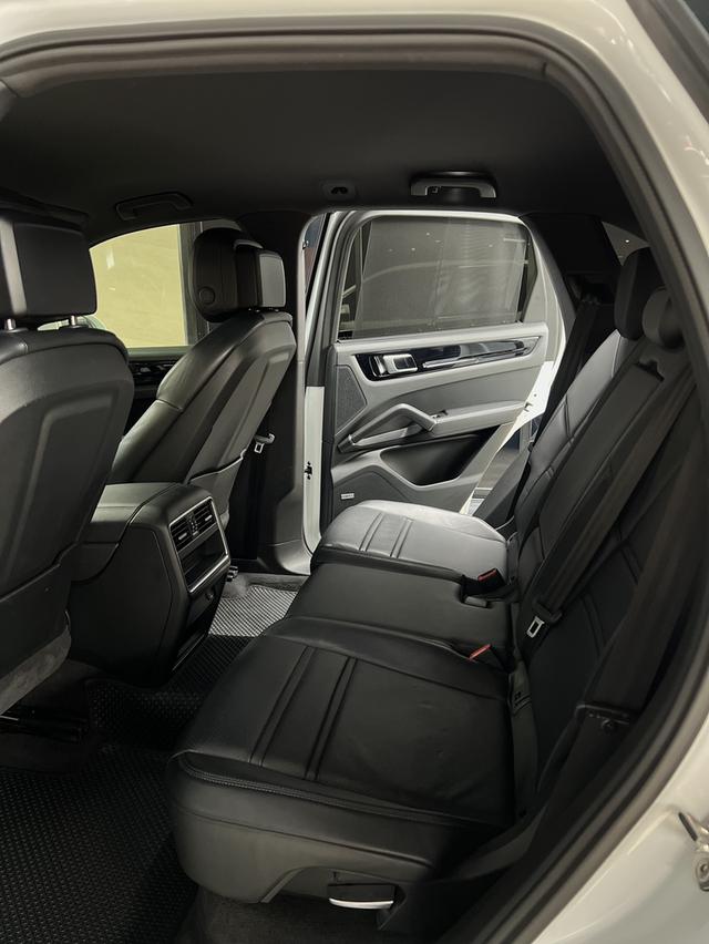 porsche Cayenne 3.0 E Hybird 11