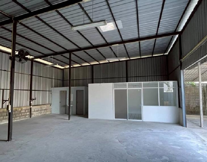 ให้เช่าโกดัง พร้อมสำนักงาน ถนนพัฒนาชนบท 3 เข้าซอยไม่ลึก ต้น ๆ ซอย / พื้นที่ดิน 100 ตารางวา / พื้นที่โกดัง 130 ตารางเมตร  3