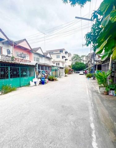 ขายบ้าน ทาวน์โฮมสองชั้น บ้านรีโนเวทใหม่ทั้งหลัง พร้อมอยู่ ที่อยู่ : ซอยหน้าวัดตาลล้อม ต.แสนสุข อ.เมืองชลบุรี 8