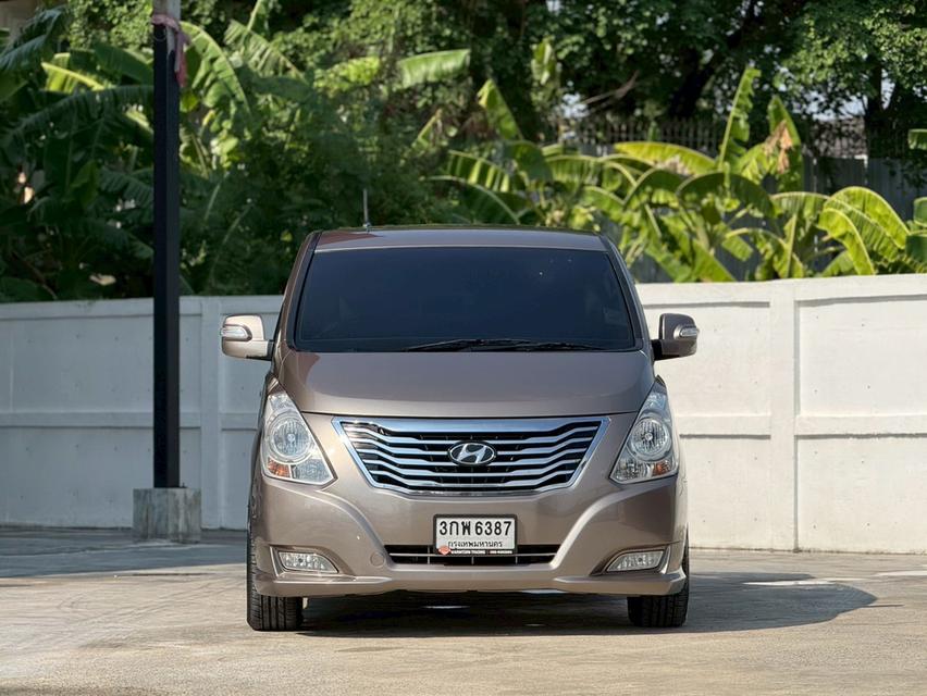 HYUNDAI GRAND STAREX, 2.5 VIP ปี2013 โฉม ปี10-18 สีน้ำตาล เกียร์ออโต้ เครื่องดีเซล 📍📍ไมล์แท้ 138,086 km.   ✅✅ ราคา 568,000 บาท ✅✅ ผ่อน 11,xxx 72  " รูปที่ 3