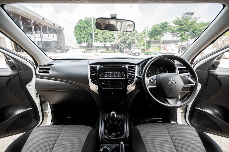 Mitsubishi Triton 2.5 GLX CAB เตี้ย (NEW) ดีเซล รถปี 2020 สภาพป้ายแดง วิ่งแค่18000โล บริการสั่งรถฟรีทั่วประเทศไทย 5