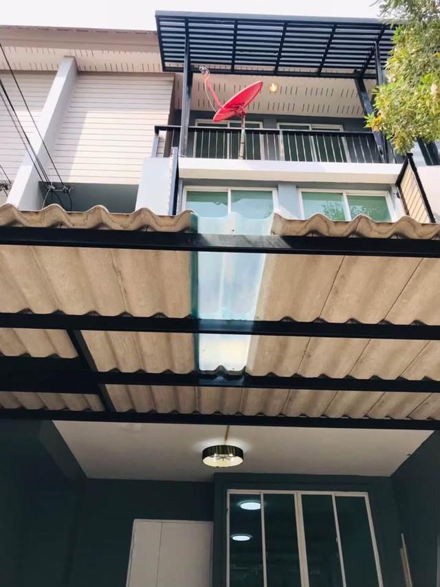 ให้เช่าบ้านลาดพร้าว ถนนลาดปลาเค้า บ้านตกแต่งครบ 3นอน 4น้ำ 2ที่จอดรถ หิ้วกระเป๋าพร้อมเข้าอยู่ 2