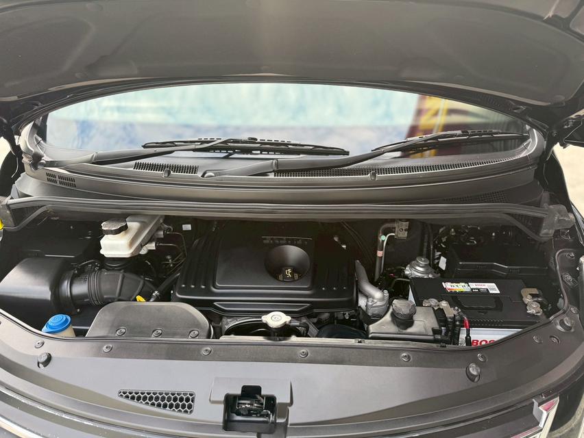 ปี 2012 HYUNDAI GRAND STAREX, 2.5 VIP โฉม ปี10-18 สีดำ เกียร์ออโต้ ดีเซล  6