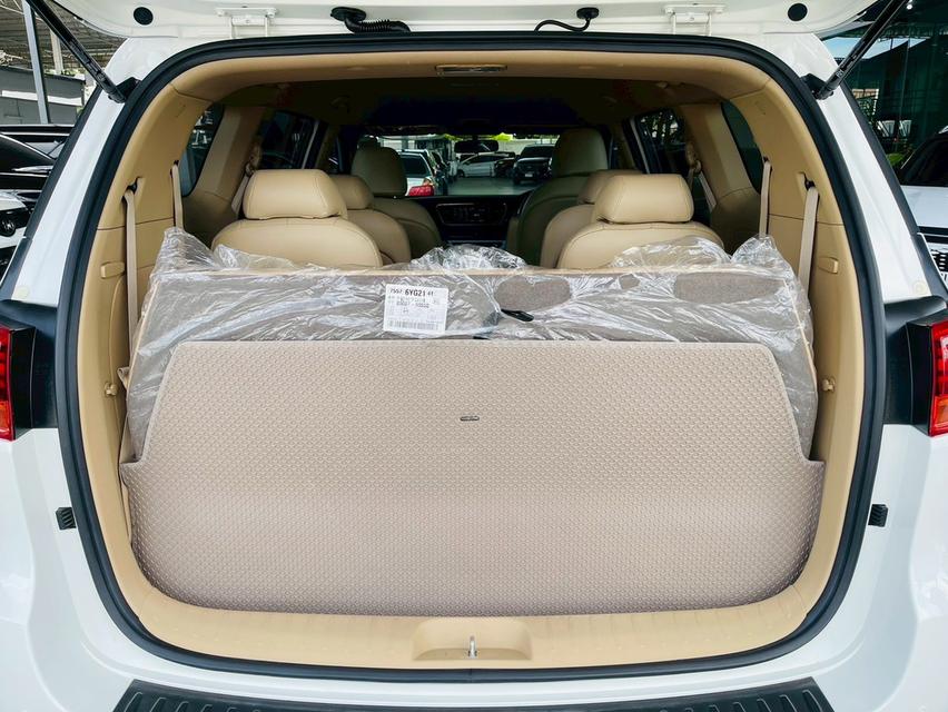 Kia Grand Carnival 2.2LX 8AT 2020  18