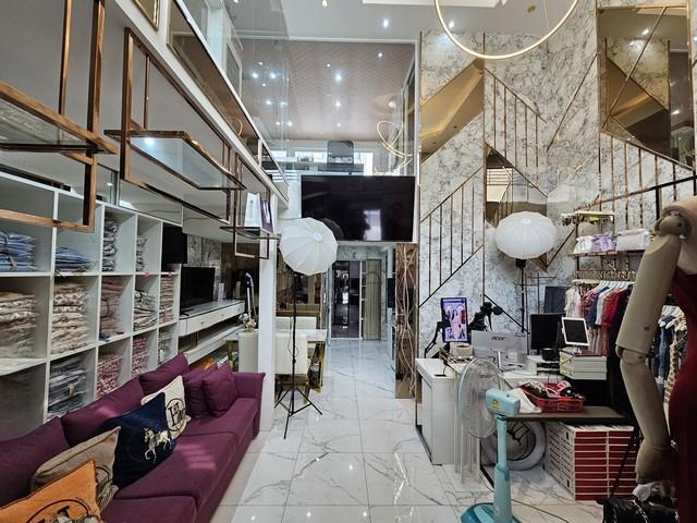 PP466 ขายโฮมออฟฟิศ 3.5 ชั้น โครงการ ดิสทริค เอกมัย-รามอินทรา DISTRICT Ekkamai-Ramintra ซอยรามอินทรา 40 บ้านสวย เหมาะซื้ออยู่อาศัยทำออฟฟิศ ไลฟ์สด ขายขอ 2