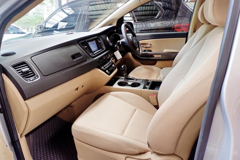 KIA GRAND CARNIVAL 2.2 LX ปี 2015 การันตีไมล์แท้ 58,xxx KM. 12