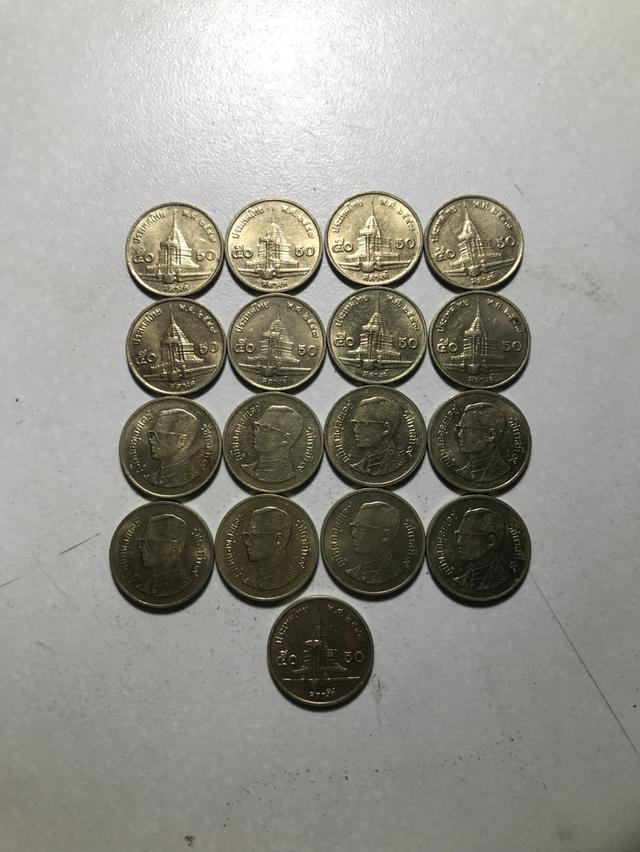ขายเหรียญ50สตางค์(เนื้อทองเหลือง)ปี2549ทุกเหรียญครับมีทั้งหมด12ไม่ผ่านการใช้ครับ