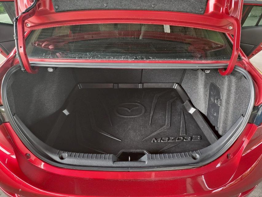 ขายรถ mazda3 2.0S  ปี 2015 สีแดง เกียร์ออโต้ 17