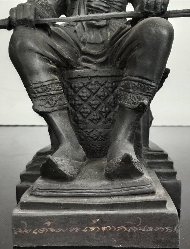 608.พระบรมรูปหล่อสมเด็จพระเจ้าตากสินมหาราช ทรงประทับนั่งบัลลังก์