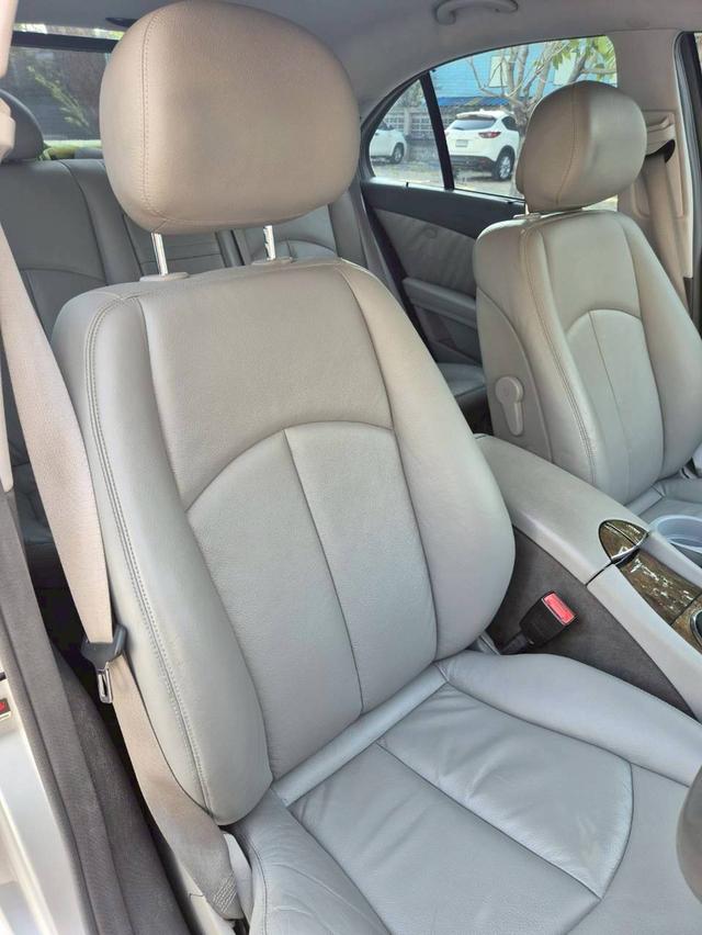 รถขาย Benz E200 W211 ปี 2009 สีเงิน เลขไมล์น้อย รูปที่ 9