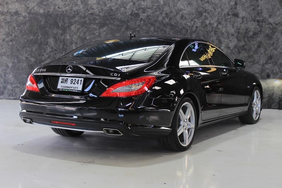 รหัสรถ JRS9241 หล่อขนาดนี้จะอดใจไหวหรอ กับ Benz CLS 250CDI 2012