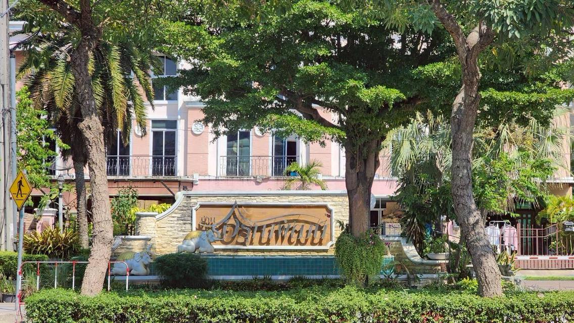 ขายด่วน ทาวน์โฮม 4 ชั้น หมู่บ้านอรุณพัฒน์ สาธุประดิษฐ์-พระราม 3 "บ้านสภาพดี ไม่ทรุด ไม่ร้าว ทำเลศักยภาพ ใกล้ Central พระราม 3" 7 ห้องนอ 4 ห้องน้ำ 2