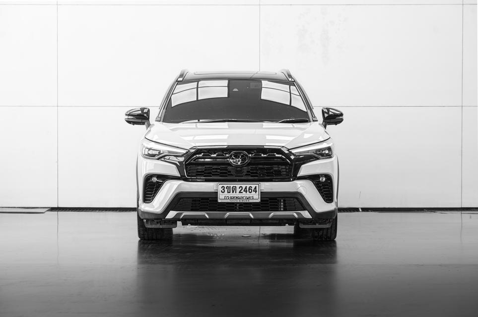 2022 Toyota Corolla Cross 1.8 Hybrid Premium Safety GR Sport SUV สีขาว เลขไมล์ 47175 กม.