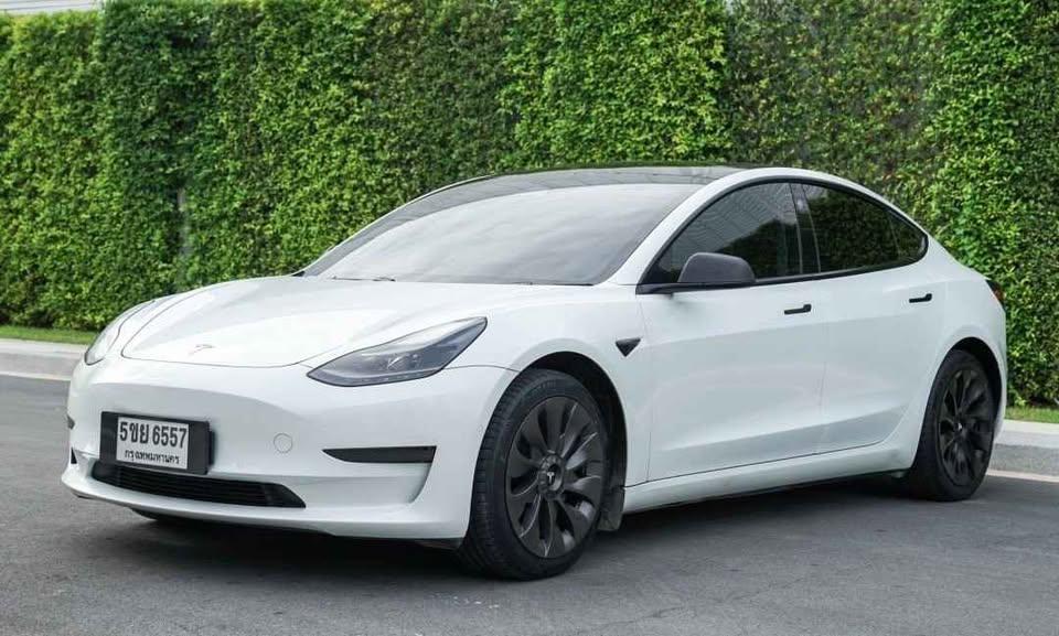 Tesla Model 3 รถศูนย์ไทย