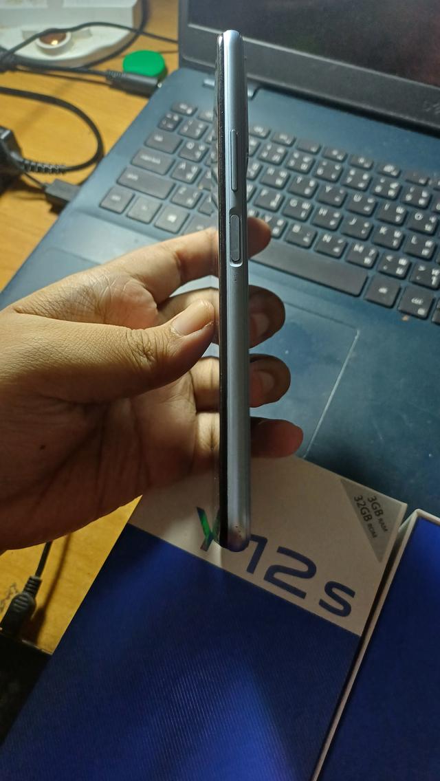 Vivo y12s พร้อมกล่อง