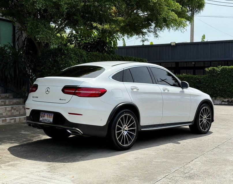 2020 BENZ GLC 250 COUPE รถมือเดียวออกป้ายแดง รถวิ่งน้อย เข้าศูนย์ทุกระยะ รถไม่เคยมีอุบัติเหตุครับ