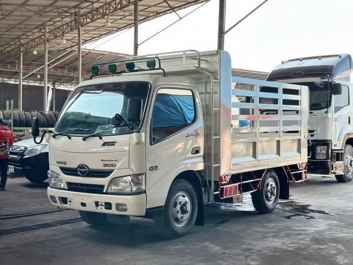 4 ล้อ HINO XU  4