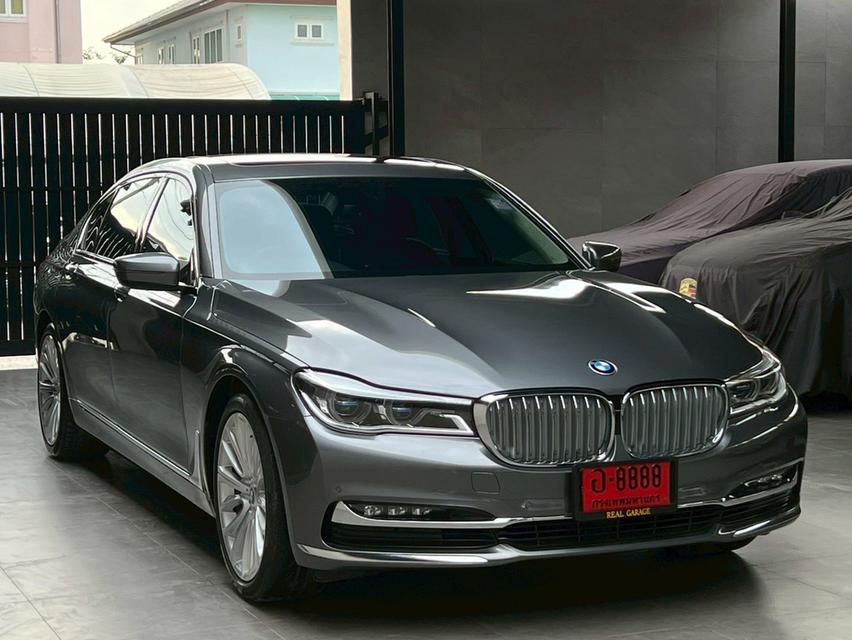 BMW 740Li 3.0 G12 Pure Excellence Sedan 2