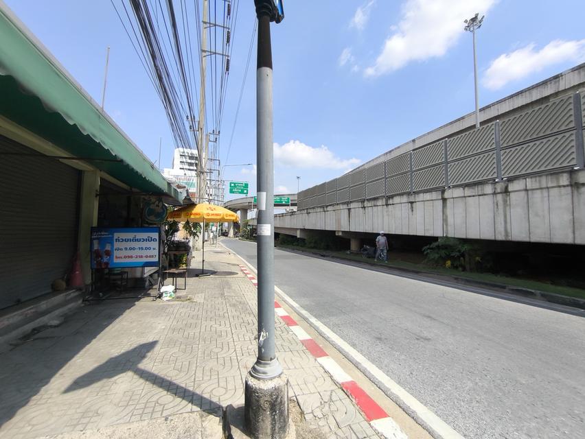 ที่ดินพร้อมสิ่งปลูกสร้าง แปลงมุมริมถนนรามคำแหง24 เหมาะแก่การลงทุน 11