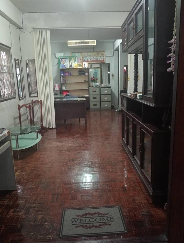 บ้านพักที่อยู่อาศัยย่านลาดพร้าว 2