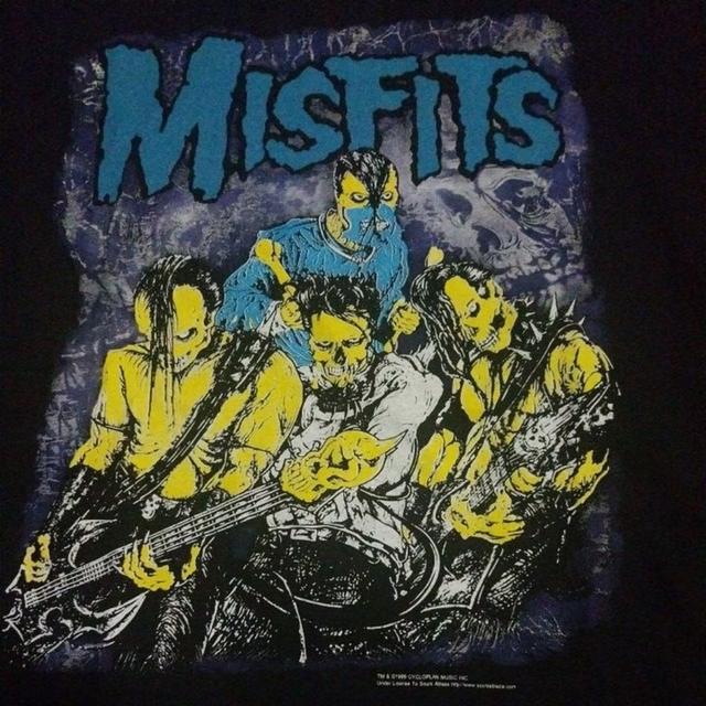 เสื้อยืดแขนสั้น แนววงดนตรีพั๊งก์ร๊อคสัญชาติอเมริกัน Vintage 1999 Misfits "European Tour" แท้ มือสอง สภาพดี ของพร้อมส่งครับ รูปย่อยที่ 2
