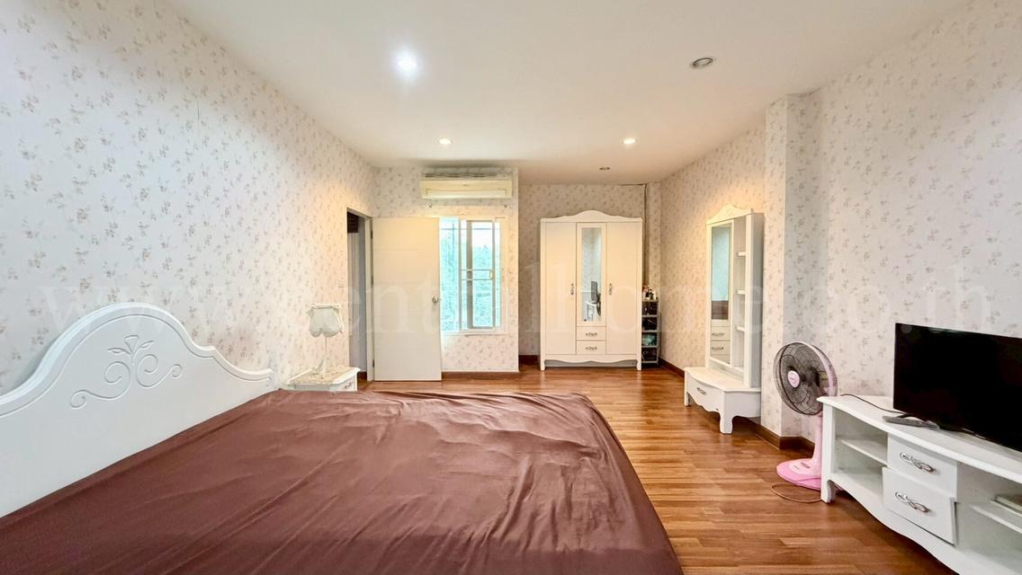 ทาวน์โฮม 3 ชั้น ดิ เอ็กซ์คลูซีฟ แคราย - งามวงศ์วาน หลังริม 15