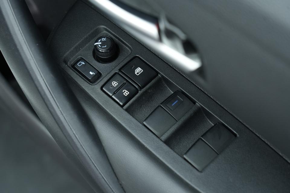 2020 TOYOTA ALTIS 1.6 G สีเทา ไมล์ 86972 กม. 15