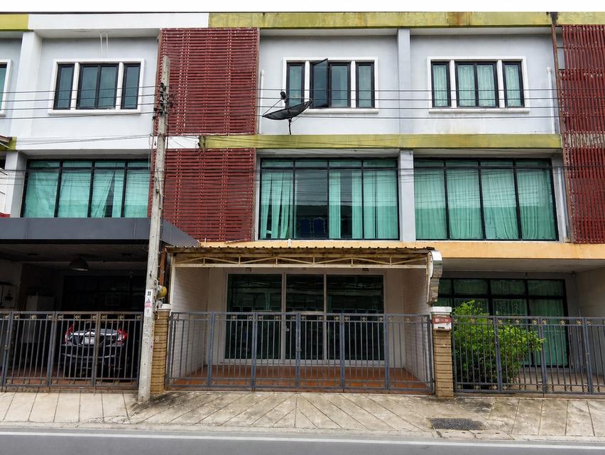 🚩 ให้เช่า ทาวน์โฮม 3 ชั้น หน้ากว้าง ทำเลดี ต้นซอยนวมินทร์ 74 เป็นที่พักอาศัยเหมาะกับประกอบกิจการ 2