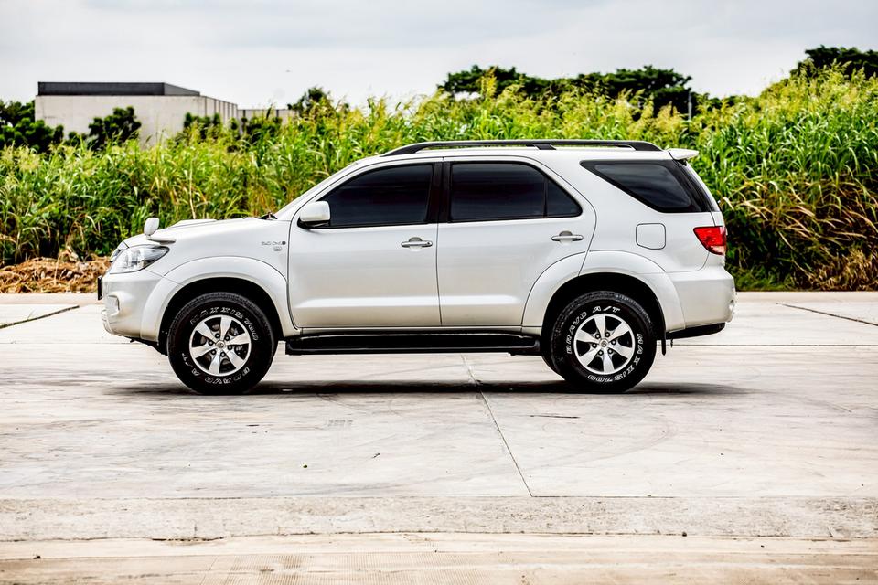TOYOTA FORTUNER 3.0V 4WD สีเทา เกียร์ออโต้ ปี 2006 สวยสภาพดี 9