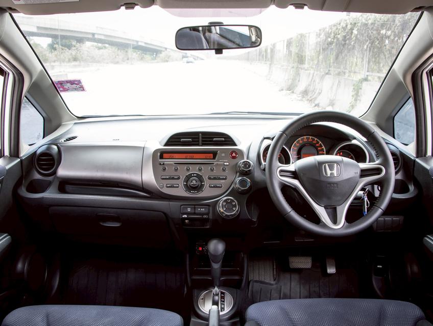 HONDA JAZZ 1.5 S i-VTEC ปี 2011  6